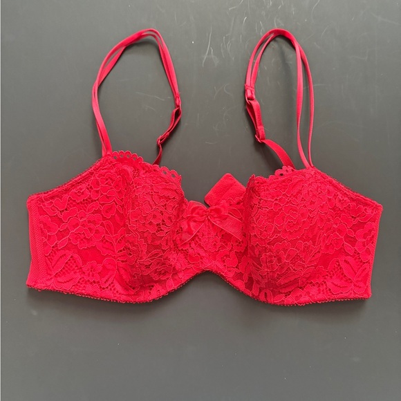 Elegant Red Lace Bra - Picture 1 of 2